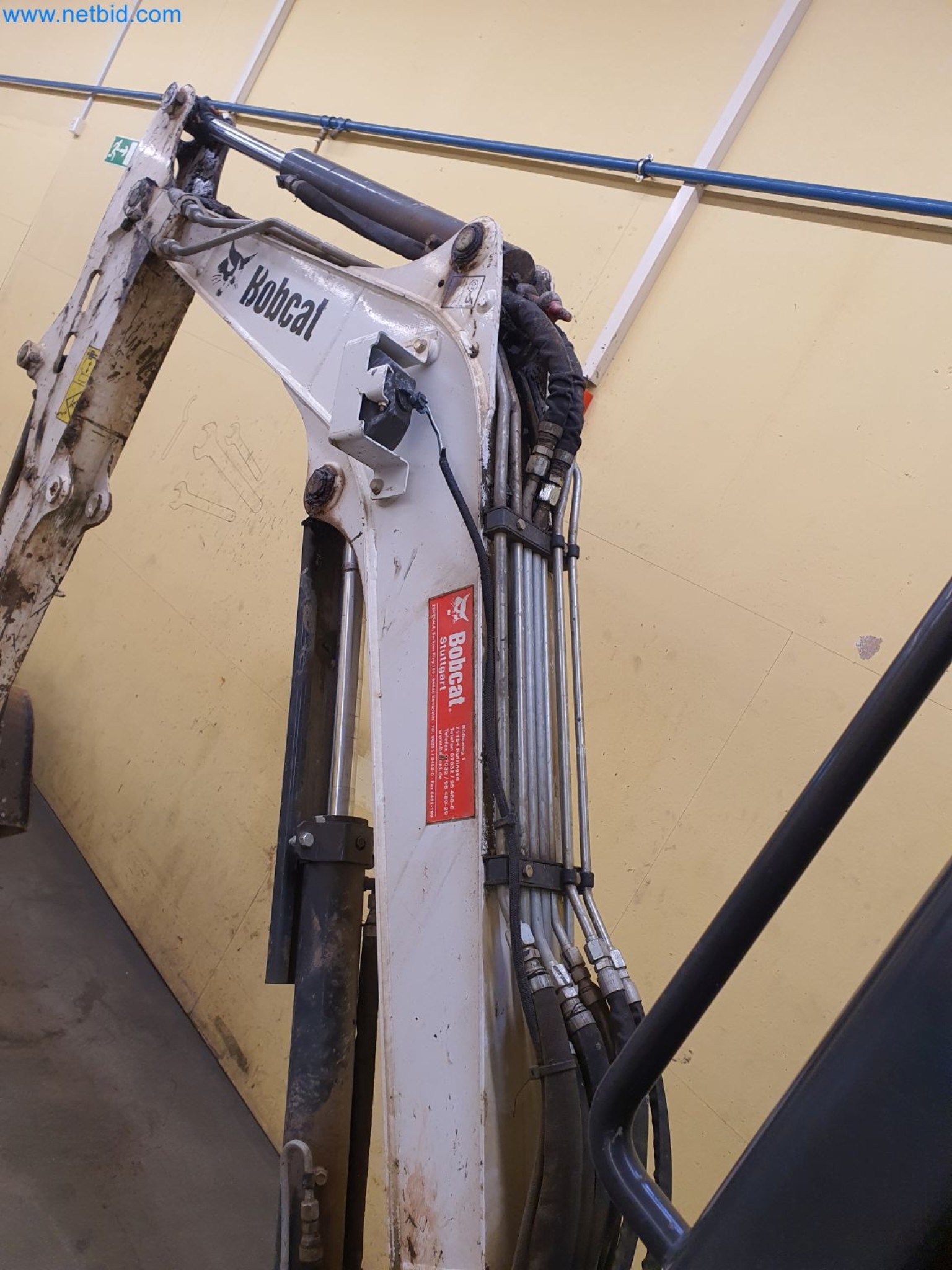 Maszyny budowlane, pojazdy, materiały szalunkowe i akcesoria z sektora budowlanego-17