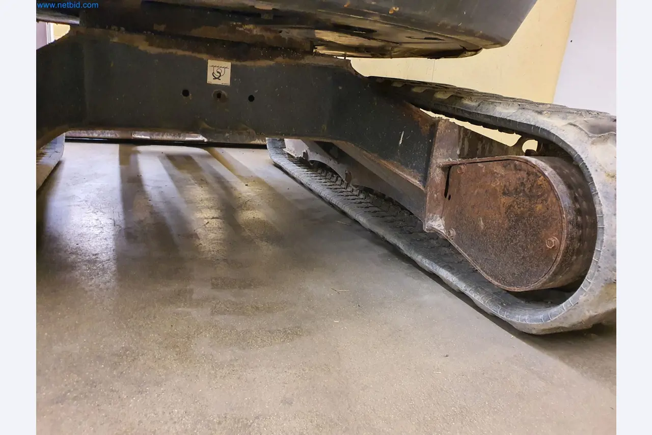 Maszyny budowlane, pojazdy, materiały szalunkowe i akcesoria z sektora budowlanego-21