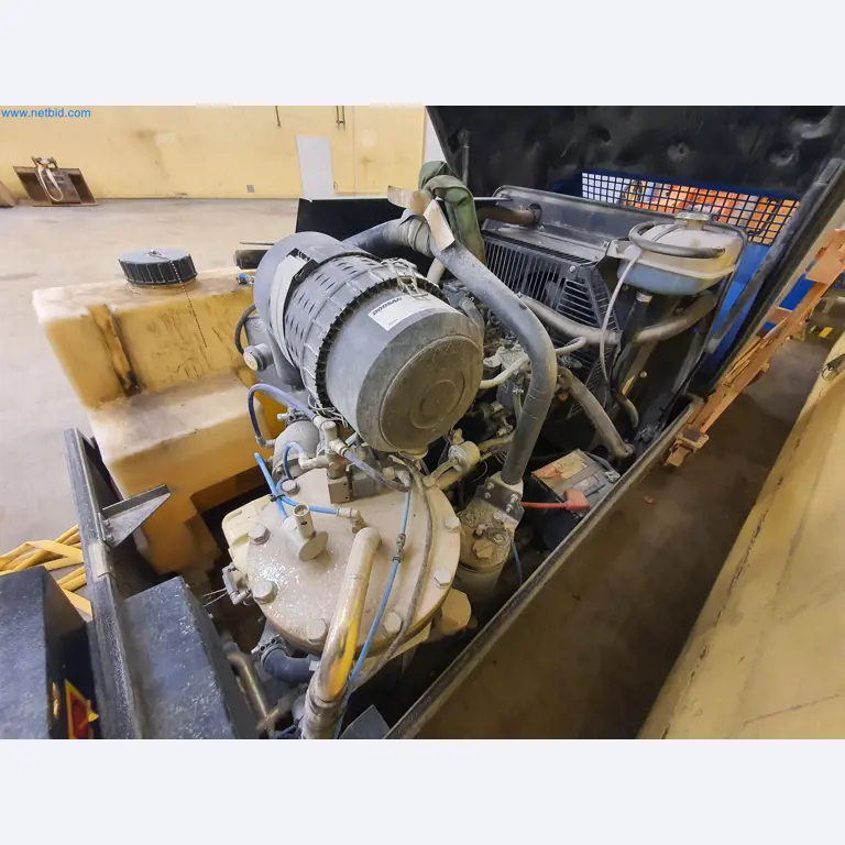 Maszyny budowlane, pojazdy, materiały szalunkowe i akcesoria z sektora budowlanego-6