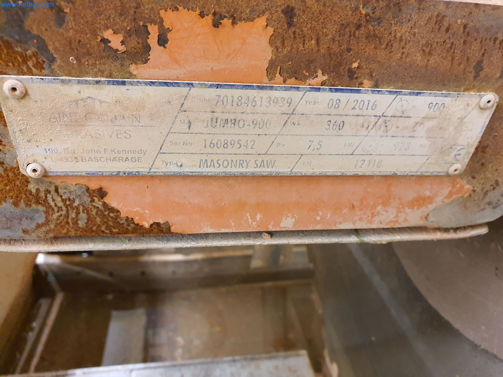 Maszyny budowlane, pojazdy, materiały szalunkowe i akcesoria z sektora budowlanego-3