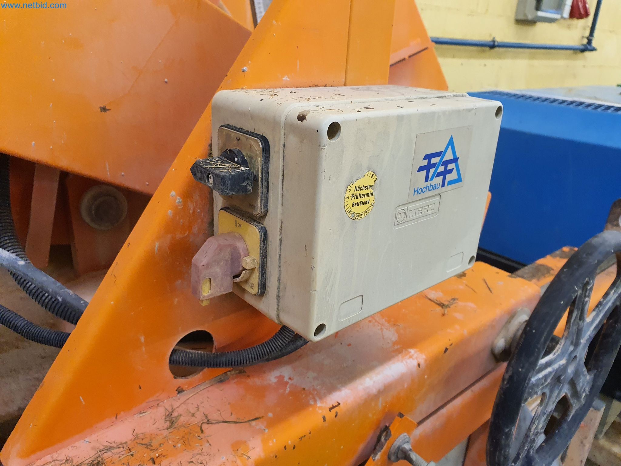 Maszyny budowlane, pojazdy, materiały szalunkowe i akcesoria z sektora budowlanego-5