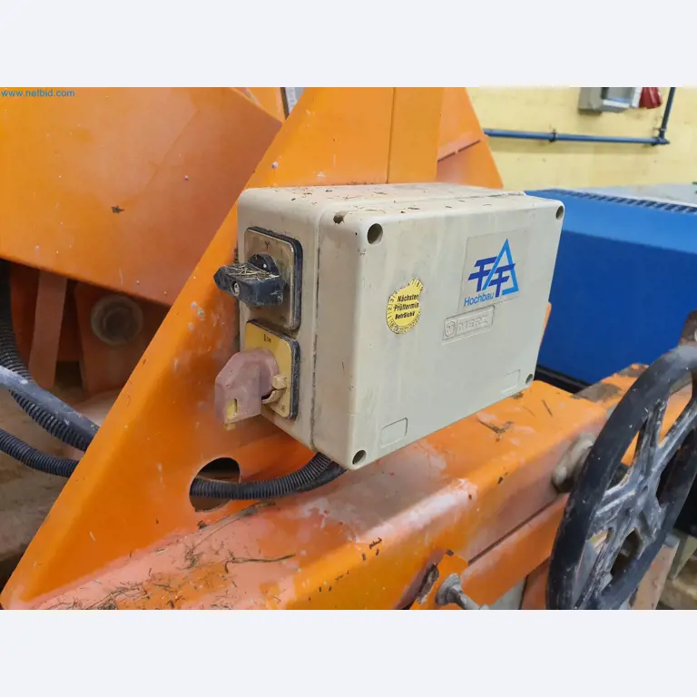 Maszyny budowlane, pojazdy, materiały szalunkowe i akcesoria z sektora budowlanego-5