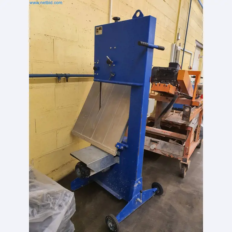 Maszyny budowlane, pojazdy, materiały szalunkowe i akcesoria z sektora budowlanego-2