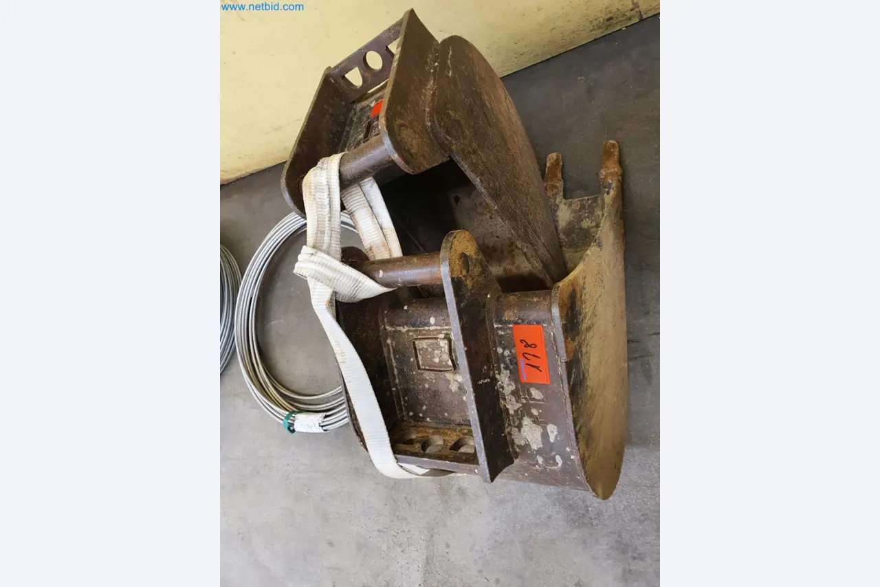 Maszyny budowlane, pojazdy, materiały szalunkowe i akcesoria z sektora budowlanego-2