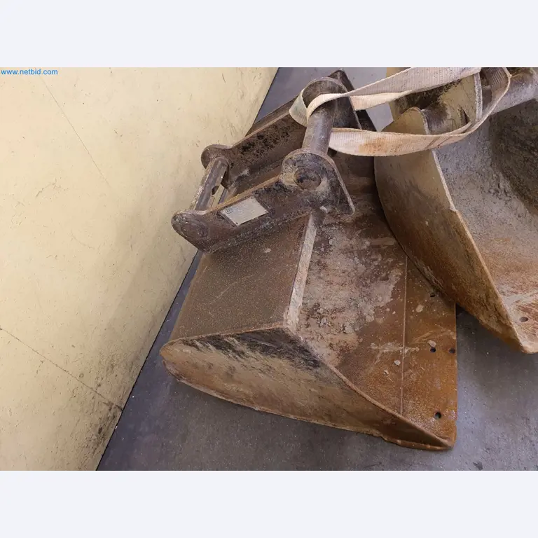 Maszyny budowlane, pojazdy, materiały szalunkowe i akcesoria z sektora budowlanego-6