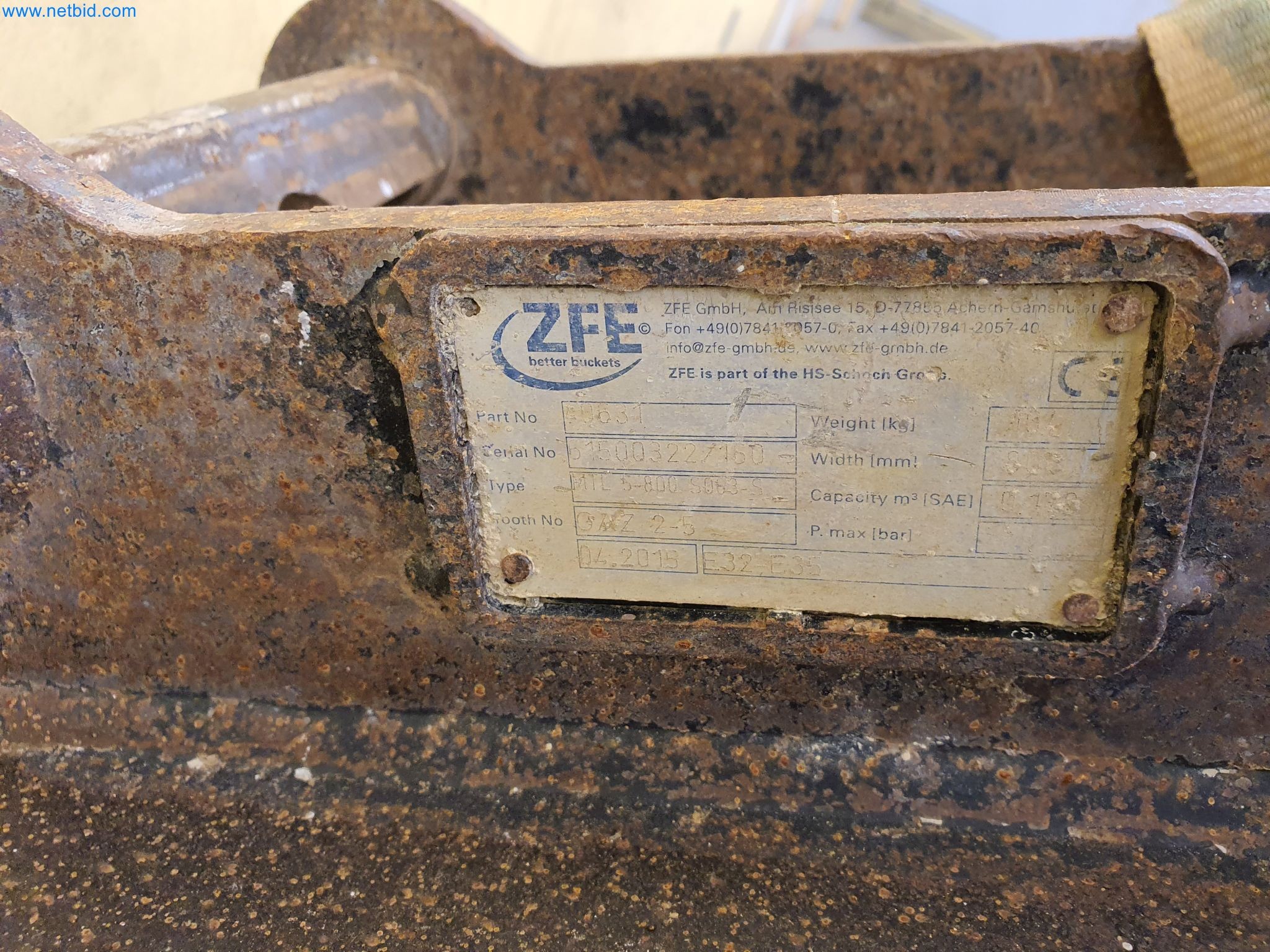 Maszyny budowlane, pojazdy, materiały szalunkowe i akcesoria z sektora budowlanego-7