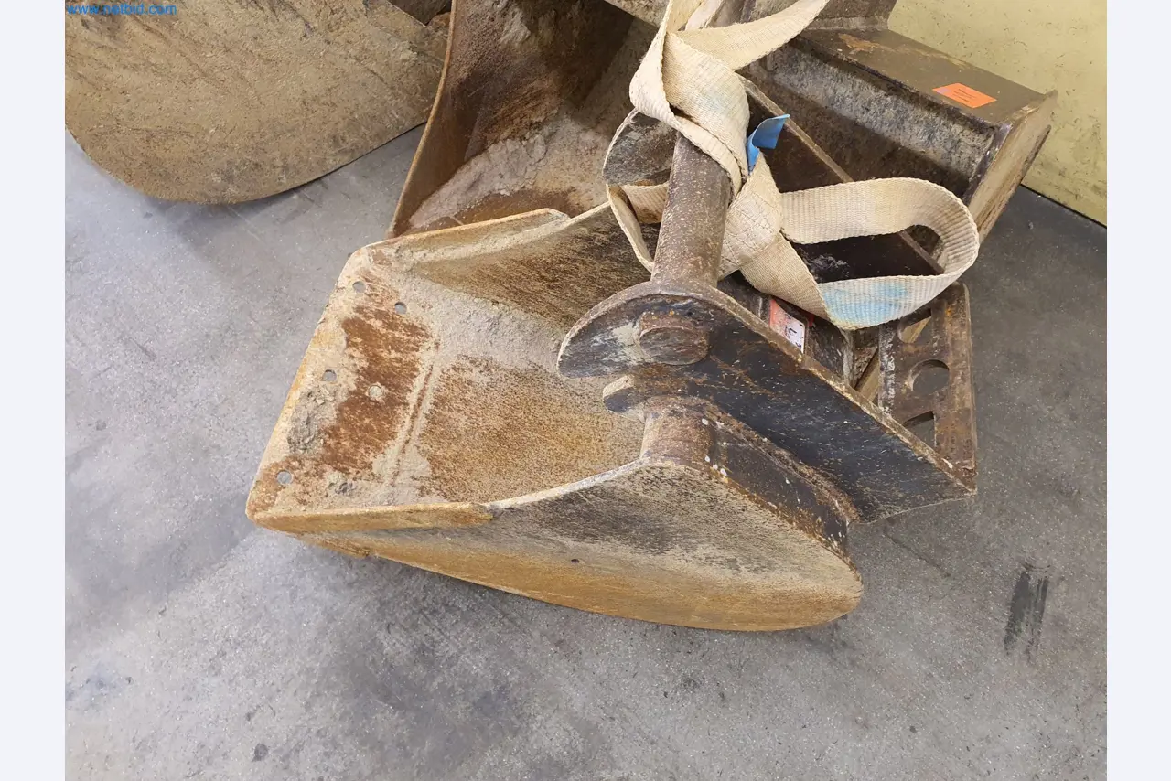 Maszyny budowlane, pojazdy, materiały szalunkowe i akcesoria z sektora budowlanego-8