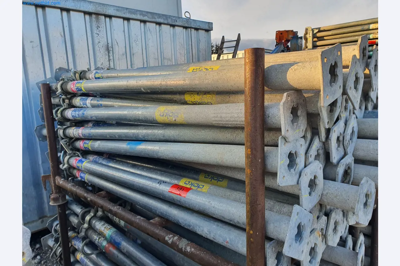 Baumaschinen, Fahrzeuge, Schalungsmaterial und Zubehör aus dem Bereich Hochbau-1