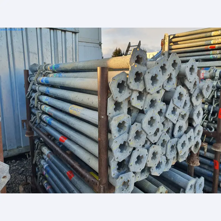 Baumaschinen, Fahrzeuge, Schalungsmaterial und Zubehör aus dem Bereich Hochbau-1