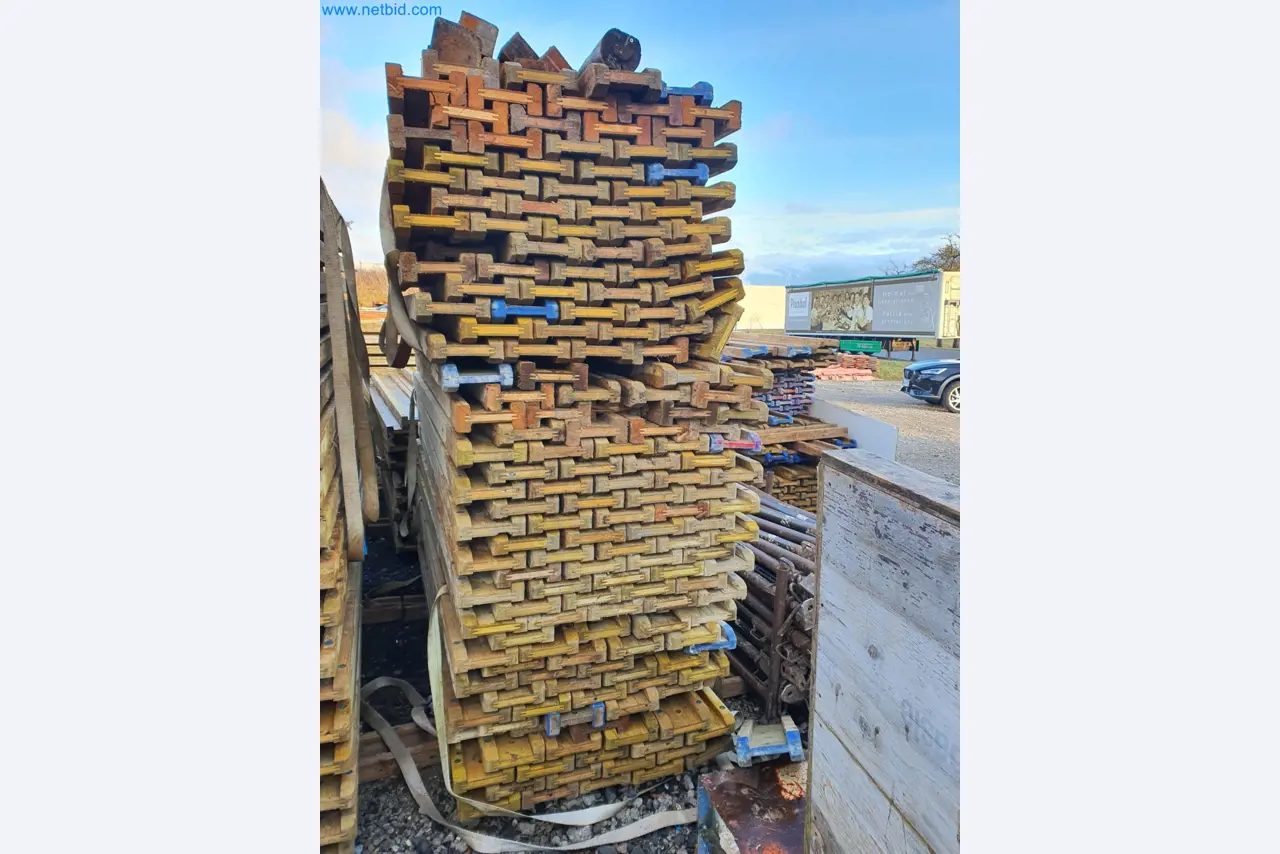 Maszyny budowlane, pojazdy, materiały szalunkowe i akcesoria z sektora budowlanego-2