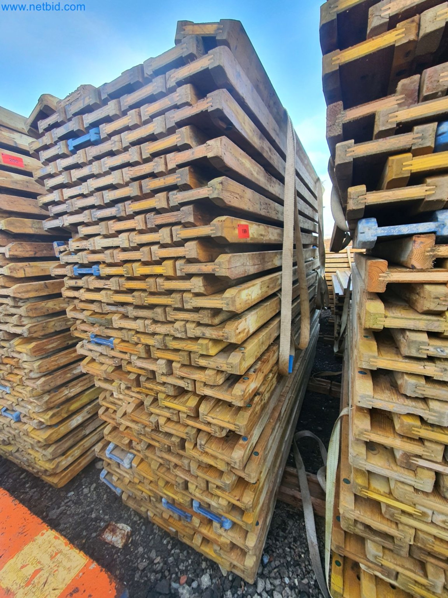 Maquinaria de construcción, vehículos, material de encofrado y accesorios del sector de la construcción de edificios-1