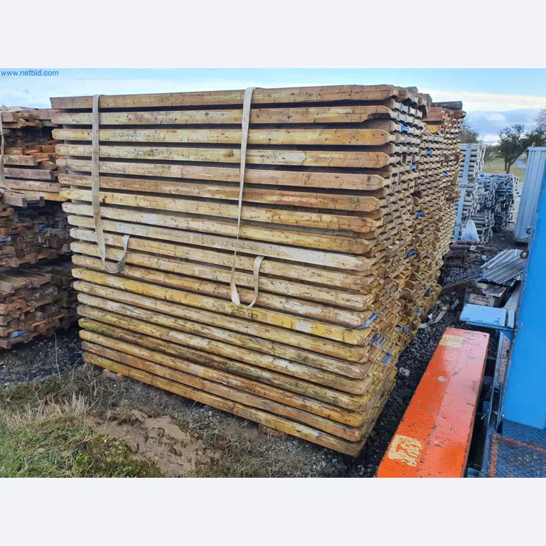 Maszyny budowlane, pojazdy, materiały szalunkowe i akcesoria z sektora budowlanego-1