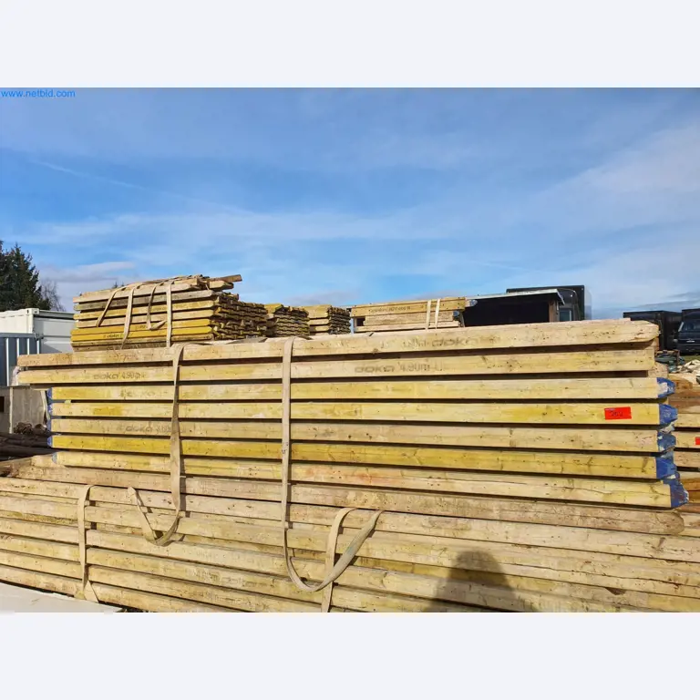 Baumaschinen, Fahrzeuge, Schalungsmaterial und Zubehör aus dem Bereich Hochbau-1