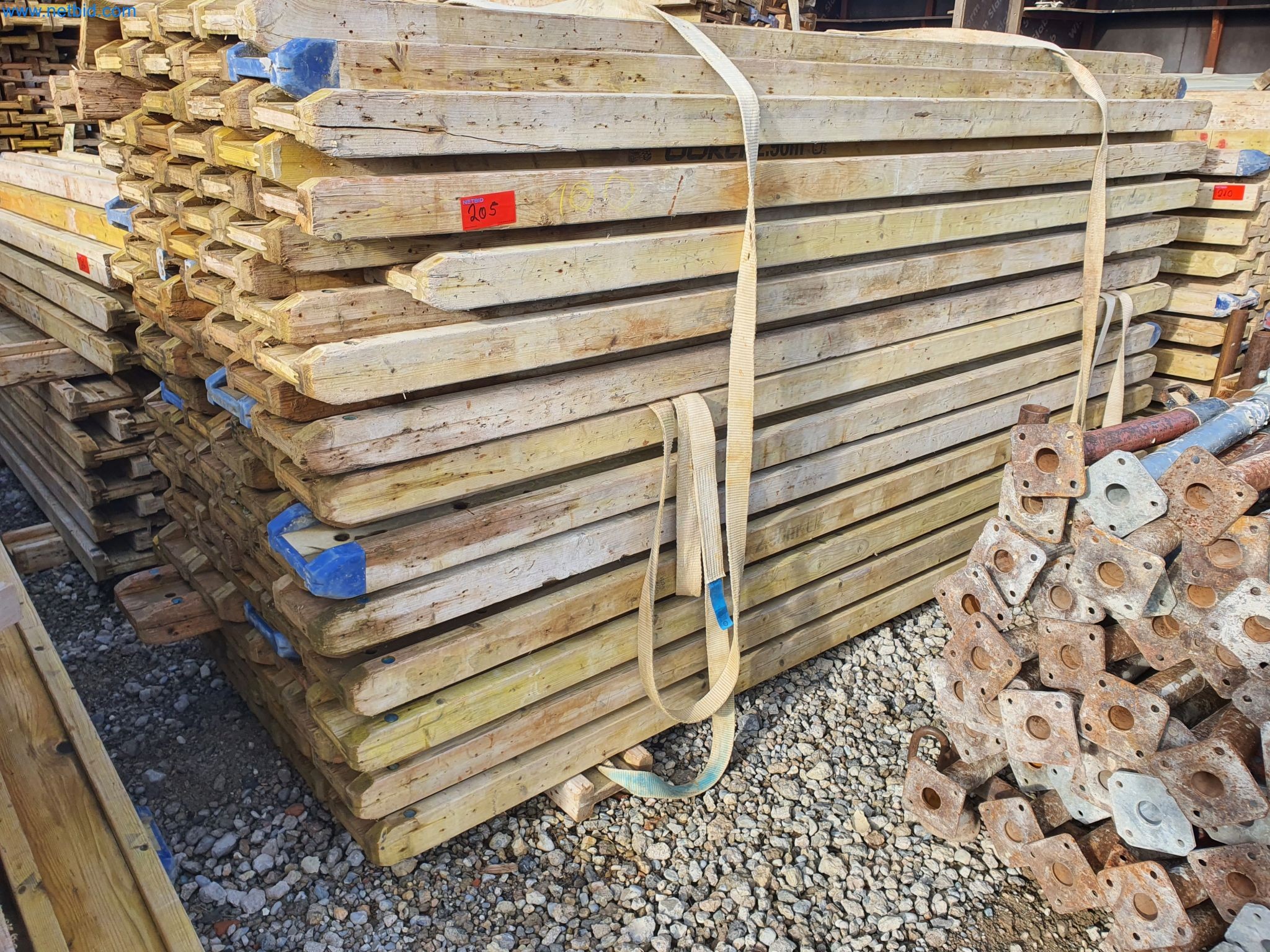 Maquinaria de construcción, vehículos, material de encofrado y accesorios del sector de la construcción de edificios-1