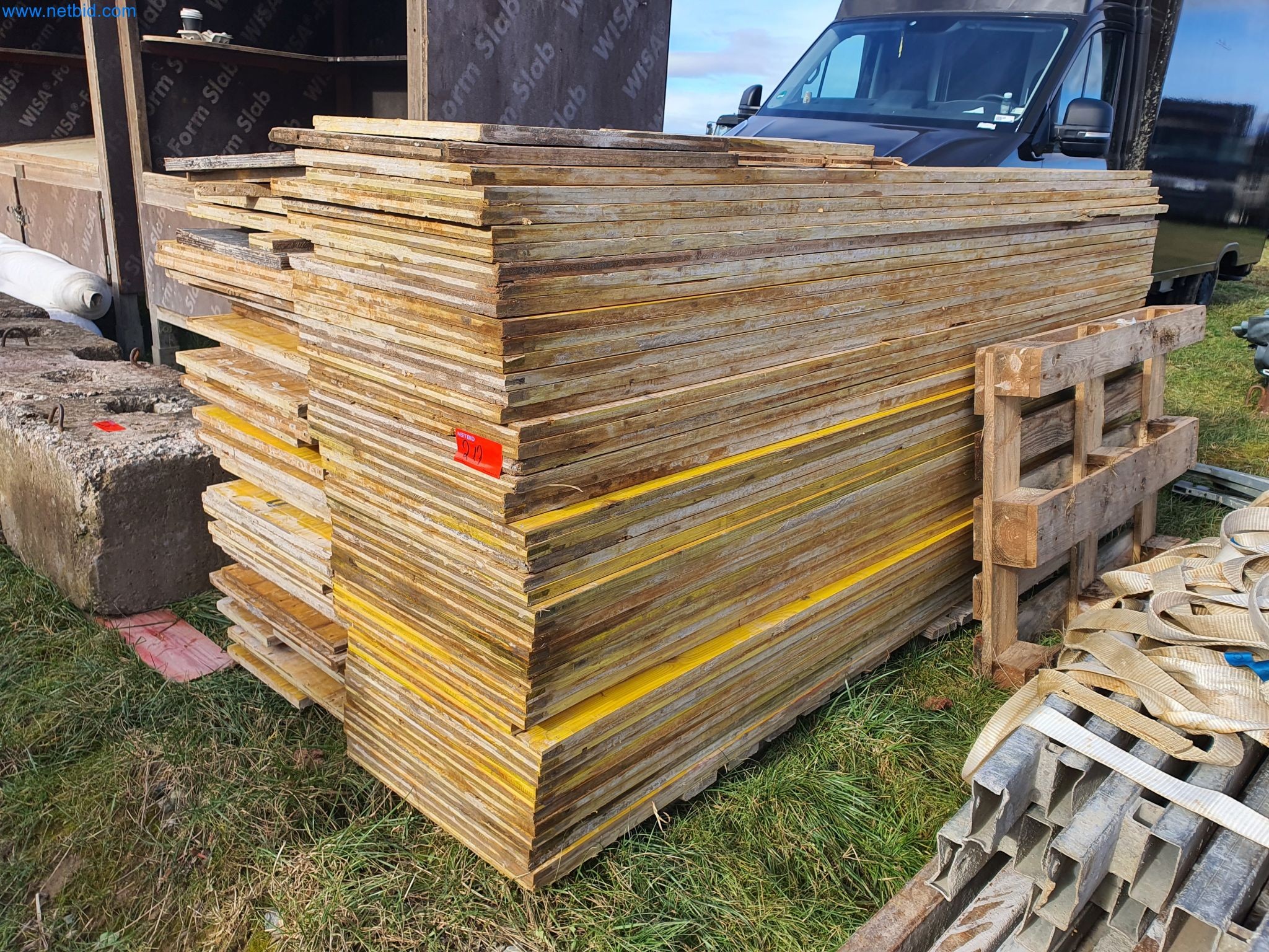 Máquinas de construção, veículos, material de cofragem e acessórios do sector da construção civil-1