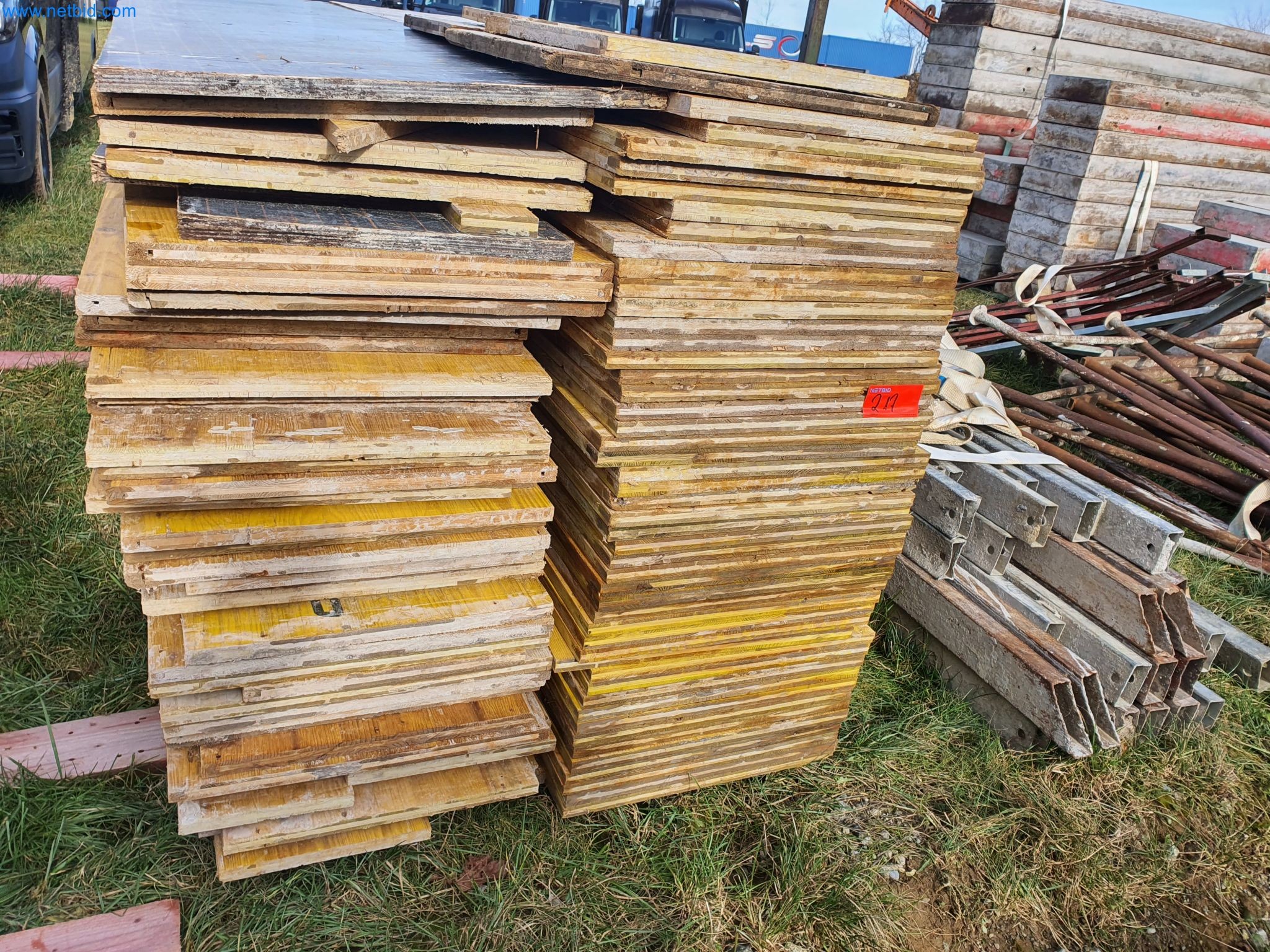 Máquinas de construção, veículos, material de cofragem e acessórios do sector da construção civil-2