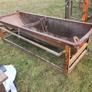 Rubble silo/gravel bucket