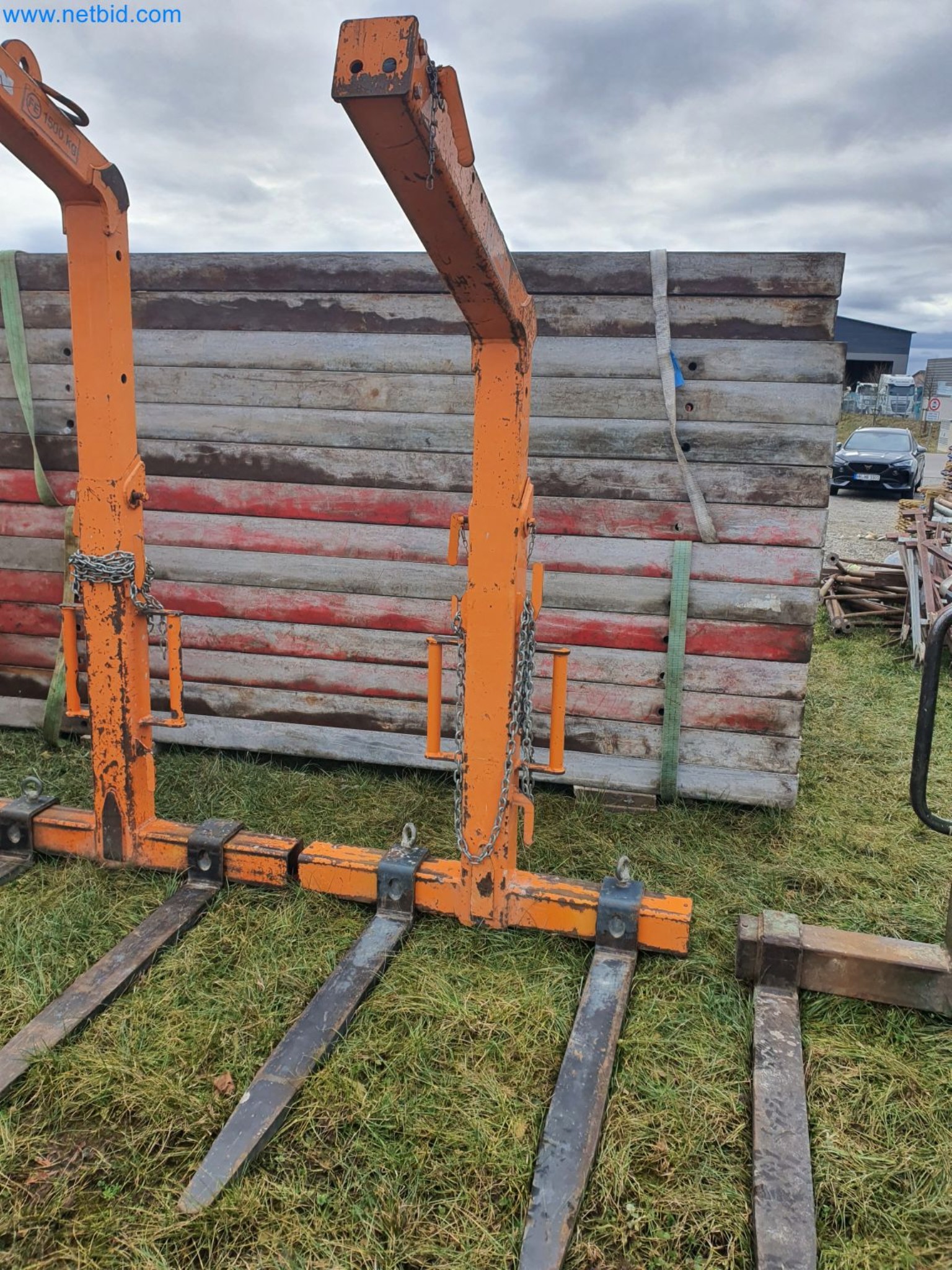 Gradbeni stroji, vozila, opažni materiali in dodatki za gradbeništvo-1
