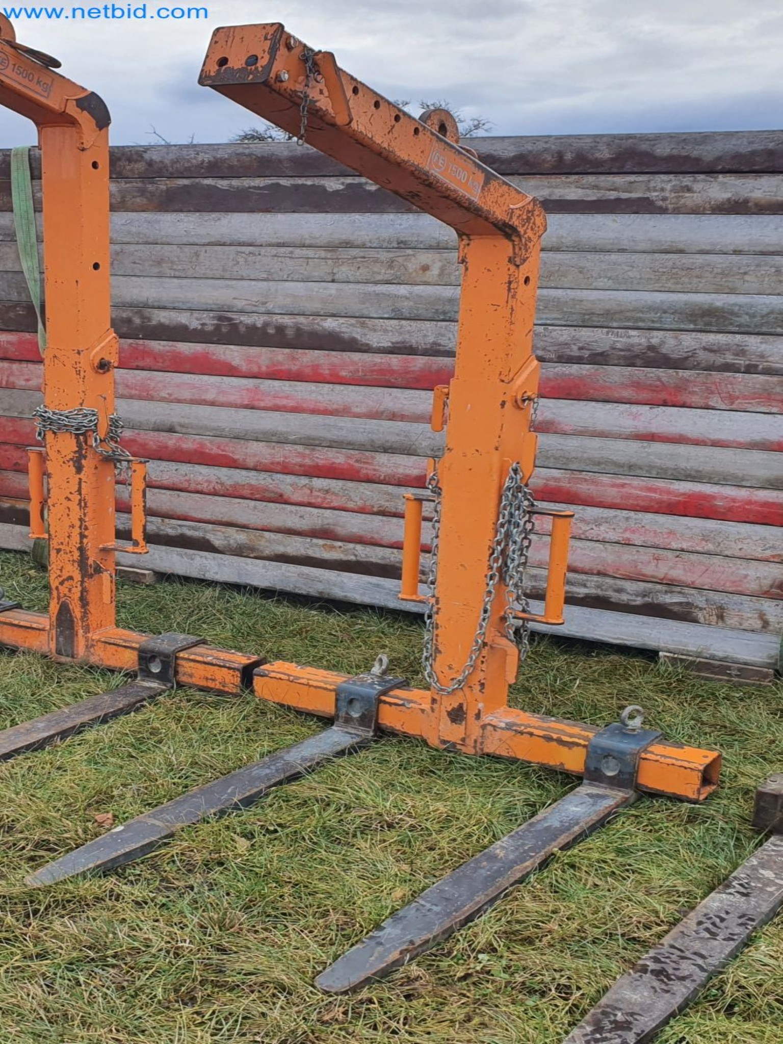 Gradbeni stroji, vozila, opažni materiali in dodatki za gradbeništvo-2