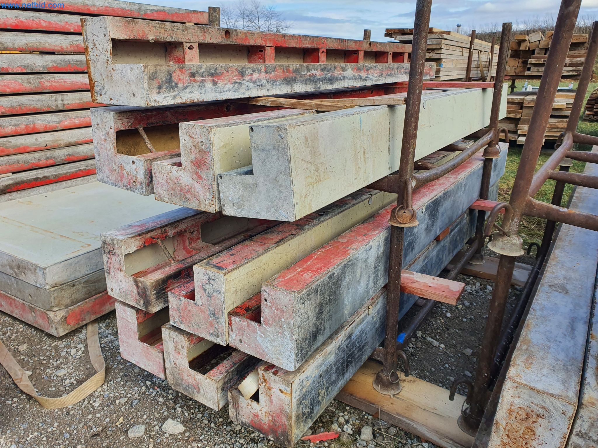 Maquinaria de construcción, vehículos, material de encofrado y accesorios del sector de la construcción de edificios-11