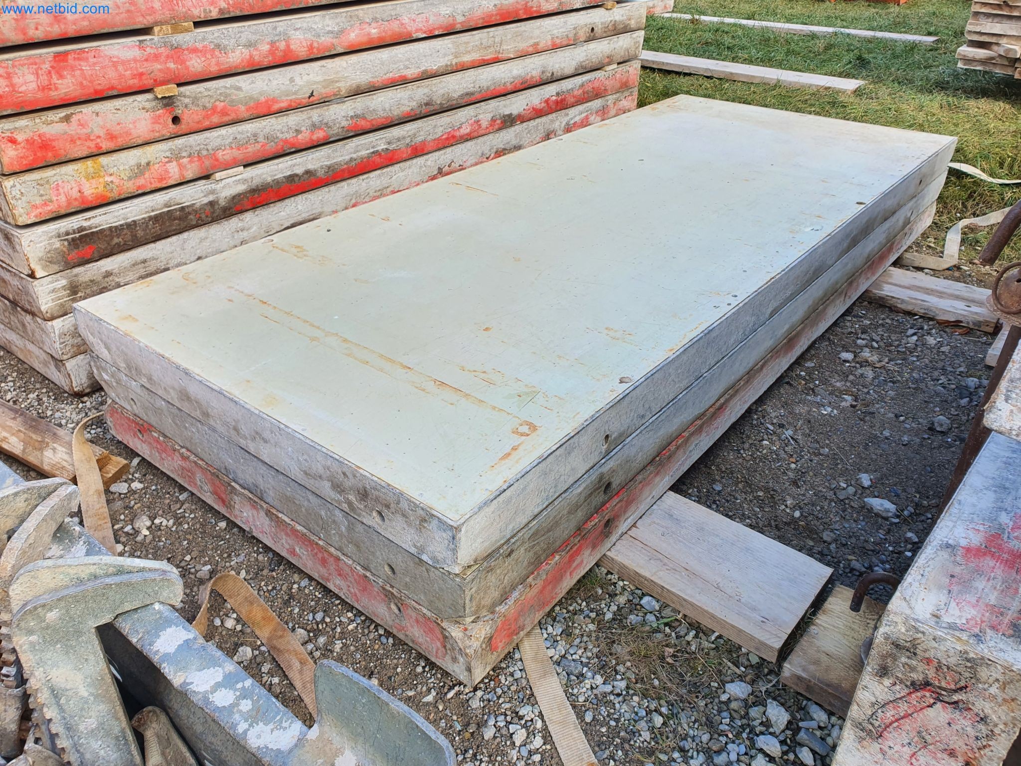 Maquinaria de construcción, vehículos, material de encofrado y accesorios del sector de la construcción de edificios-12