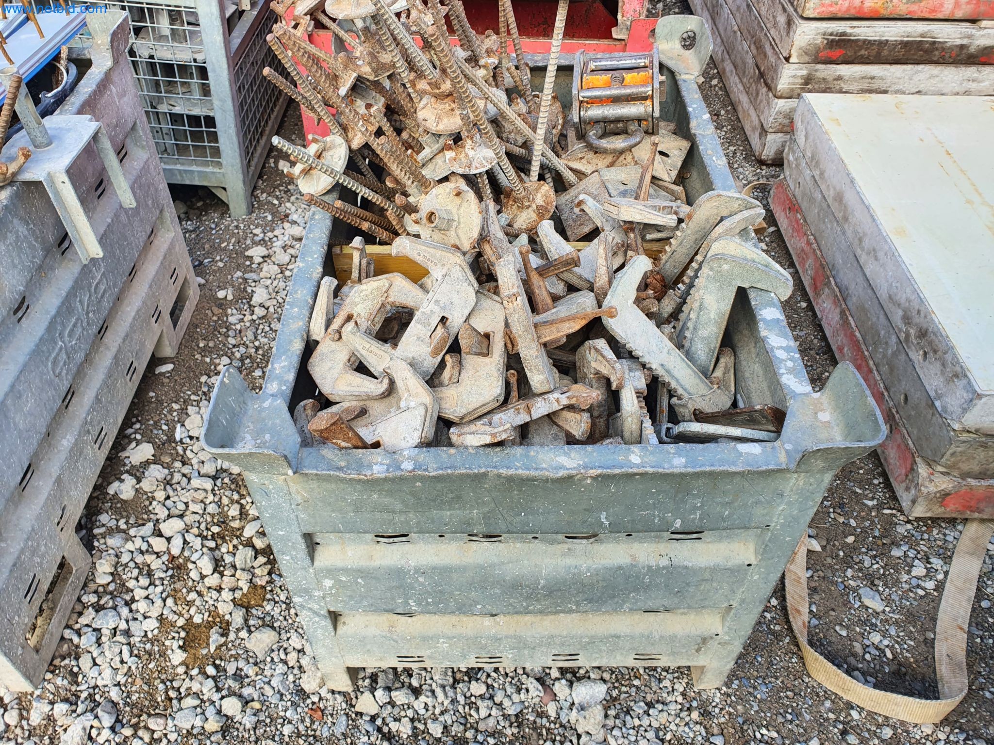 Maquinaria de construcción, vehículos, material de encofrado y accesorios del sector de la construcción de edificios-13