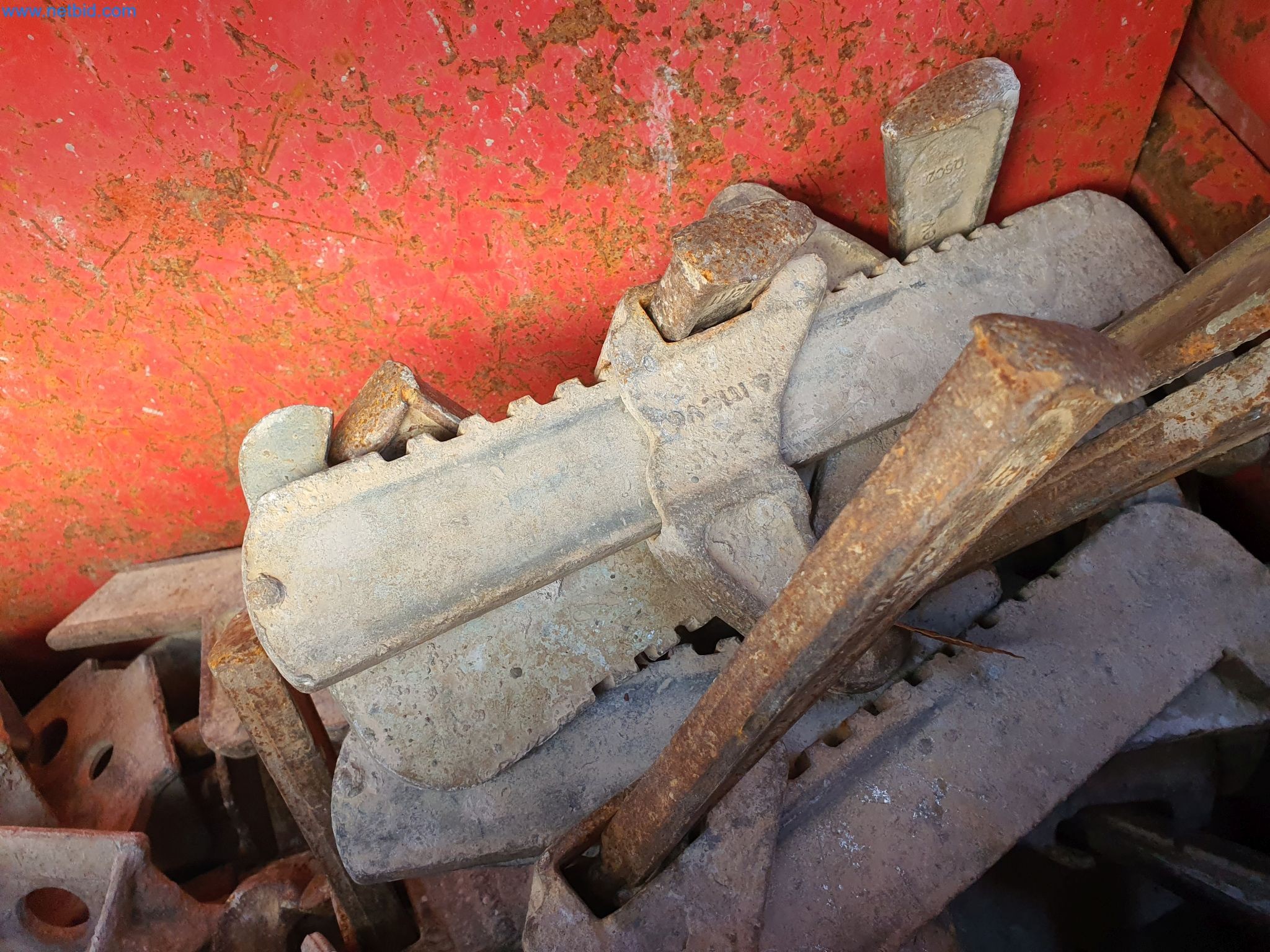 Maquinaria de construcción, vehículos, material de encofrado y accesorios del sector de la construcción de edificios-16