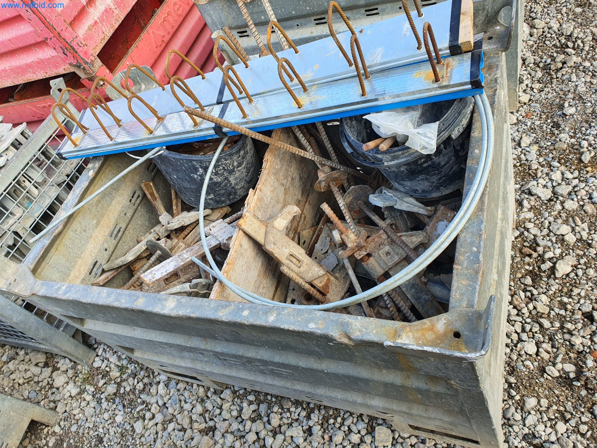 Maquinaria de construcción, vehículos, material de encofrado y accesorios del sector de la construcción de edificios-17