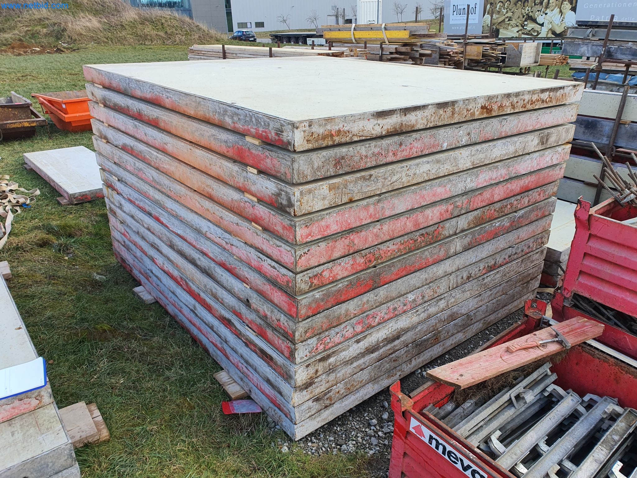 Maquinaria de construcción, vehículos, material de encofrado y accesorios del sector de la construcción de edificios-19