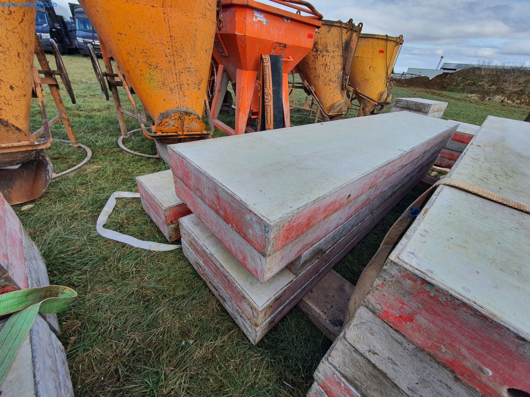Maquinaria de construcción, vehículos, material de encofrado y accesorios del sector de la construcción de edificios-23