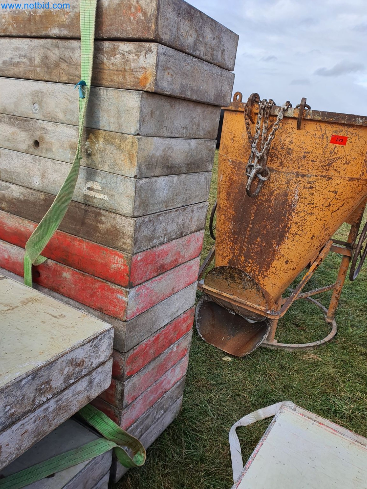Maquinaria de construcción, vehículos, material de encofrado y accesorios del sector de la construcción de edificios-24