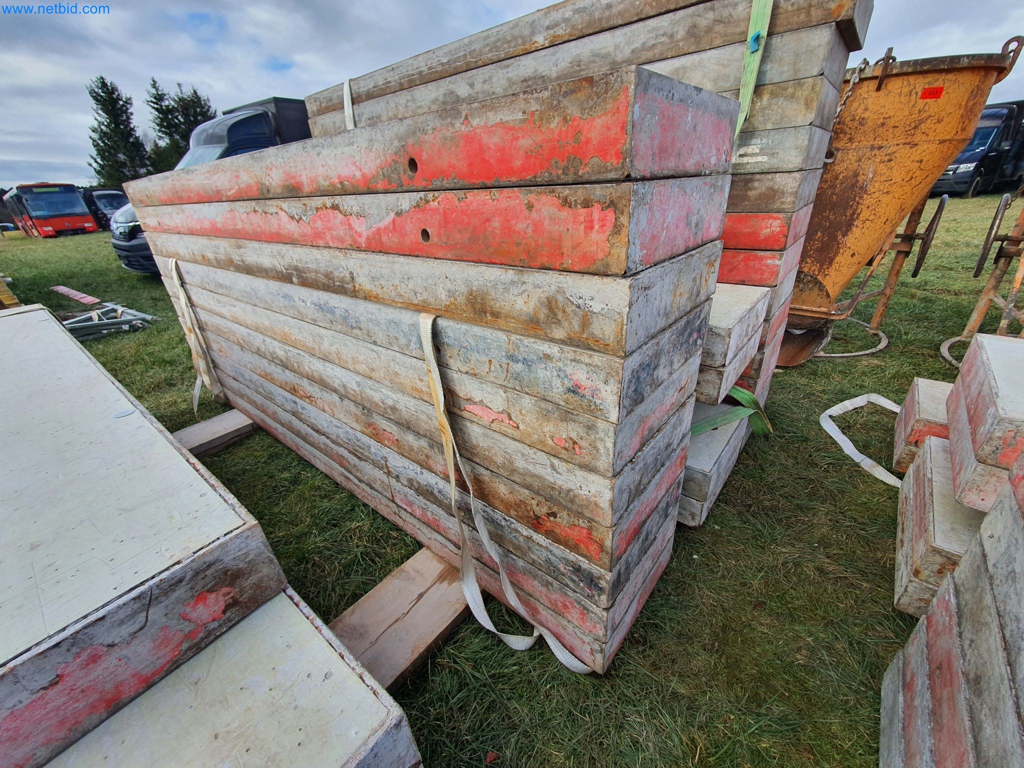 Maquinaria de construcción, vehículos, material de encofrado y accesorios del sector de la construcción de edificios-26