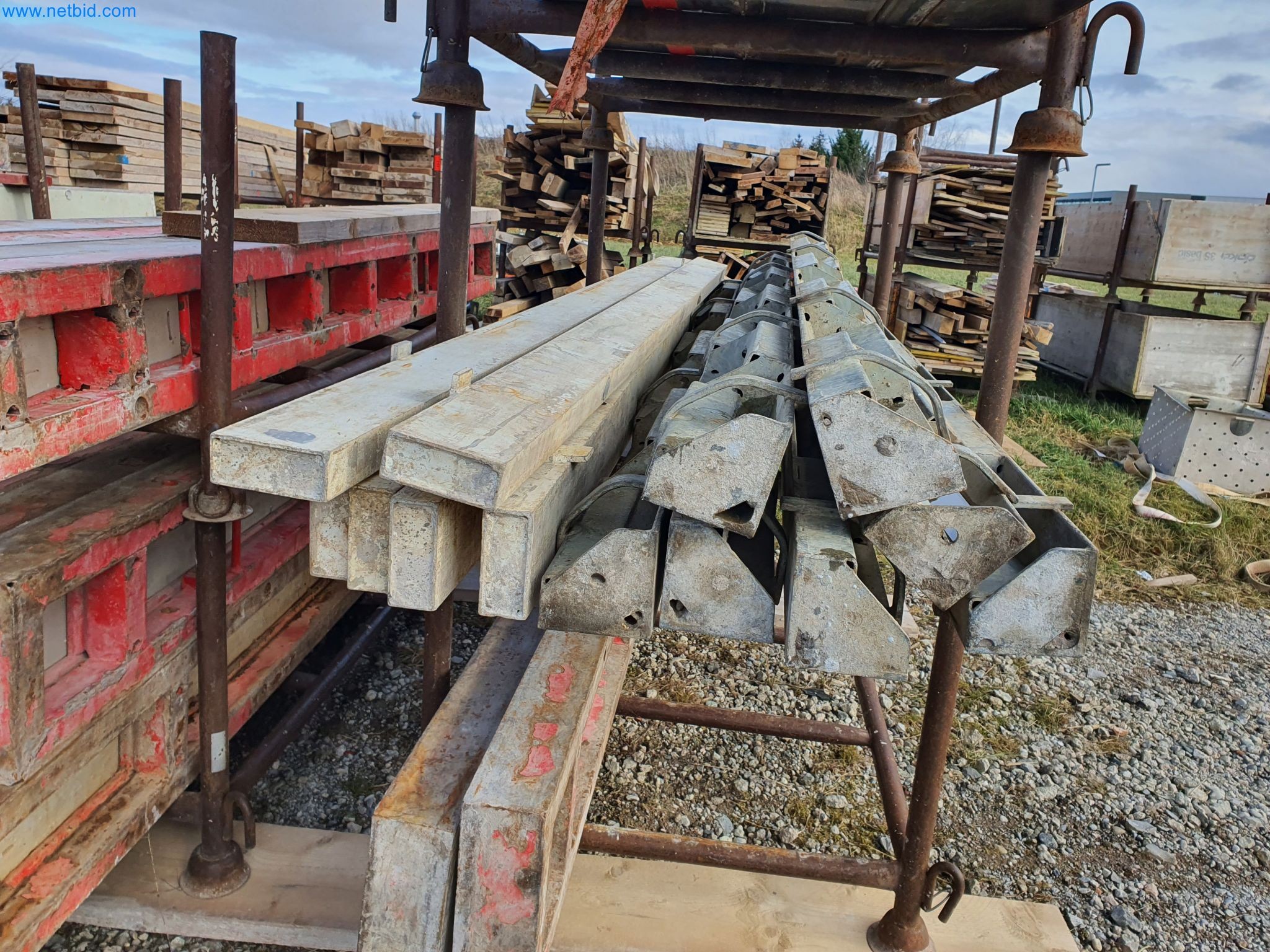 Maquinaria de construcción, vehículos, material de encofrado y accesorios del sector de la construcción de edificios-6