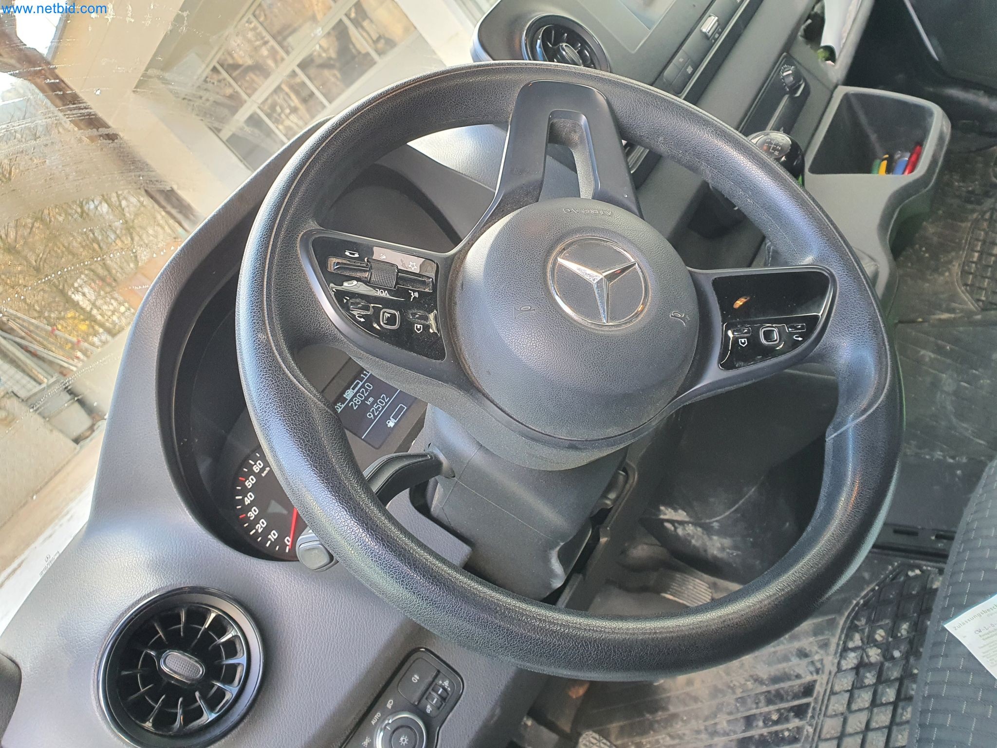 Gradbeni stroji, vozila, opažni materiali in dodatki za gradbeništvo-10