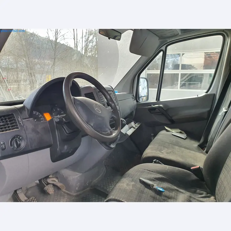 Construction machinery, vehicles, formwork materials and accessories from the building construction sector-11