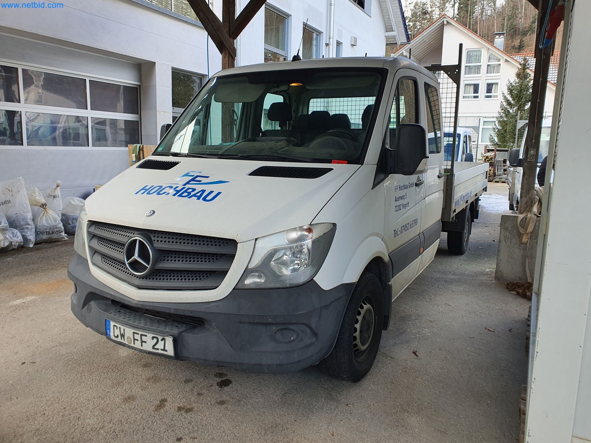 Construction machinery, vehicles, formwork materials and accessories from the building construction sector-1