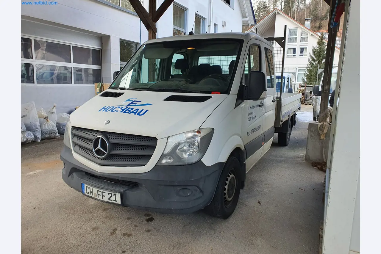 Construction machinery, vehicles, formwork materials and accessories from the building construction sector-1