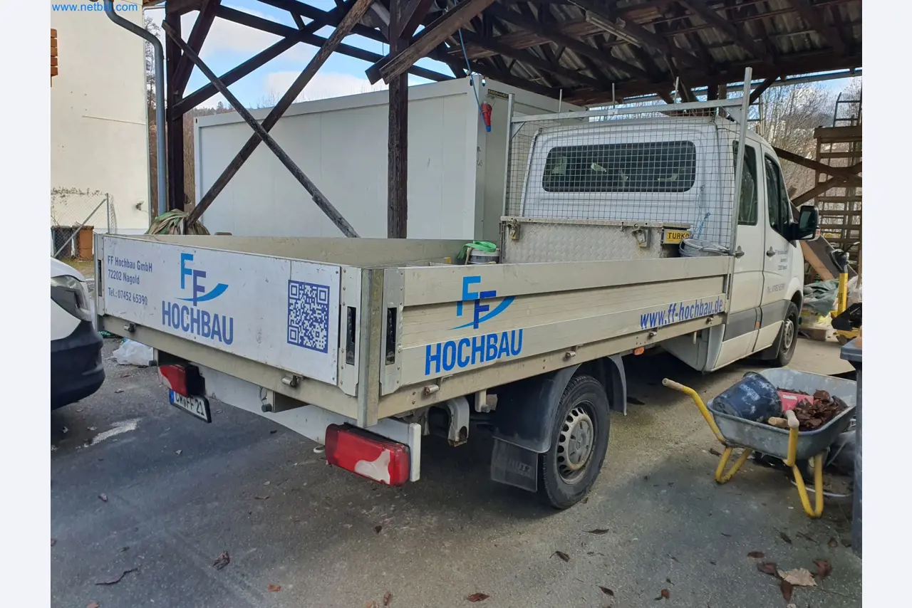 Construction machinery, vehicles, formwork materials and accessories from the building construction sector-7