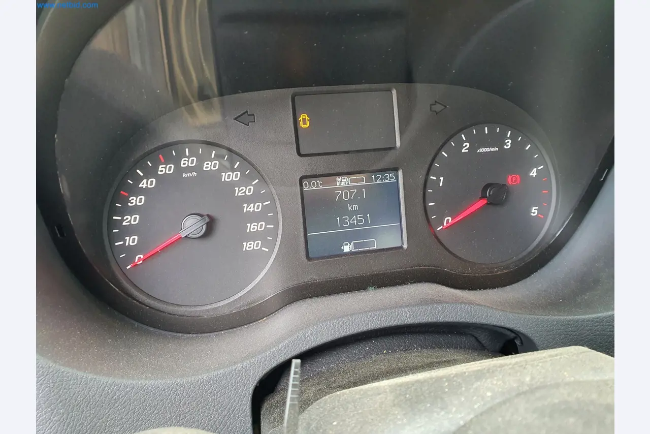 Maszyny budowlane, pojazdy, materiały szalunkowe i akcesoria z sektora budowlanego-10