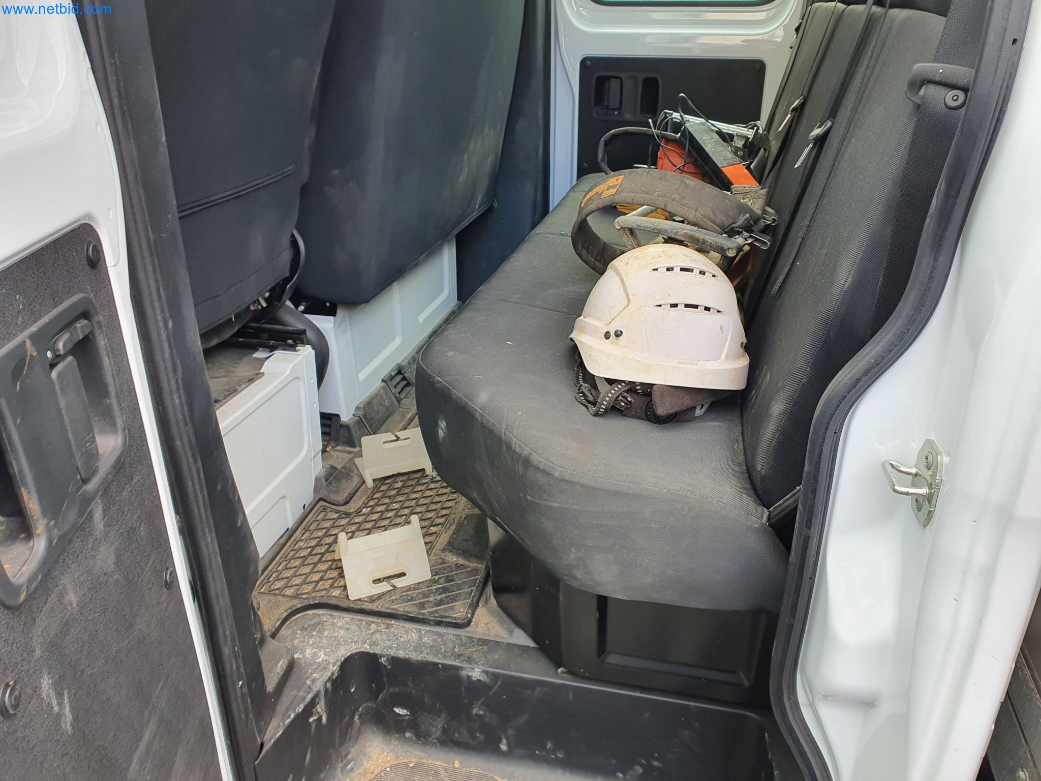 Stavební stroje, vozidla, bednicí materiál a příslušenství z oblasti stavebnictví-14