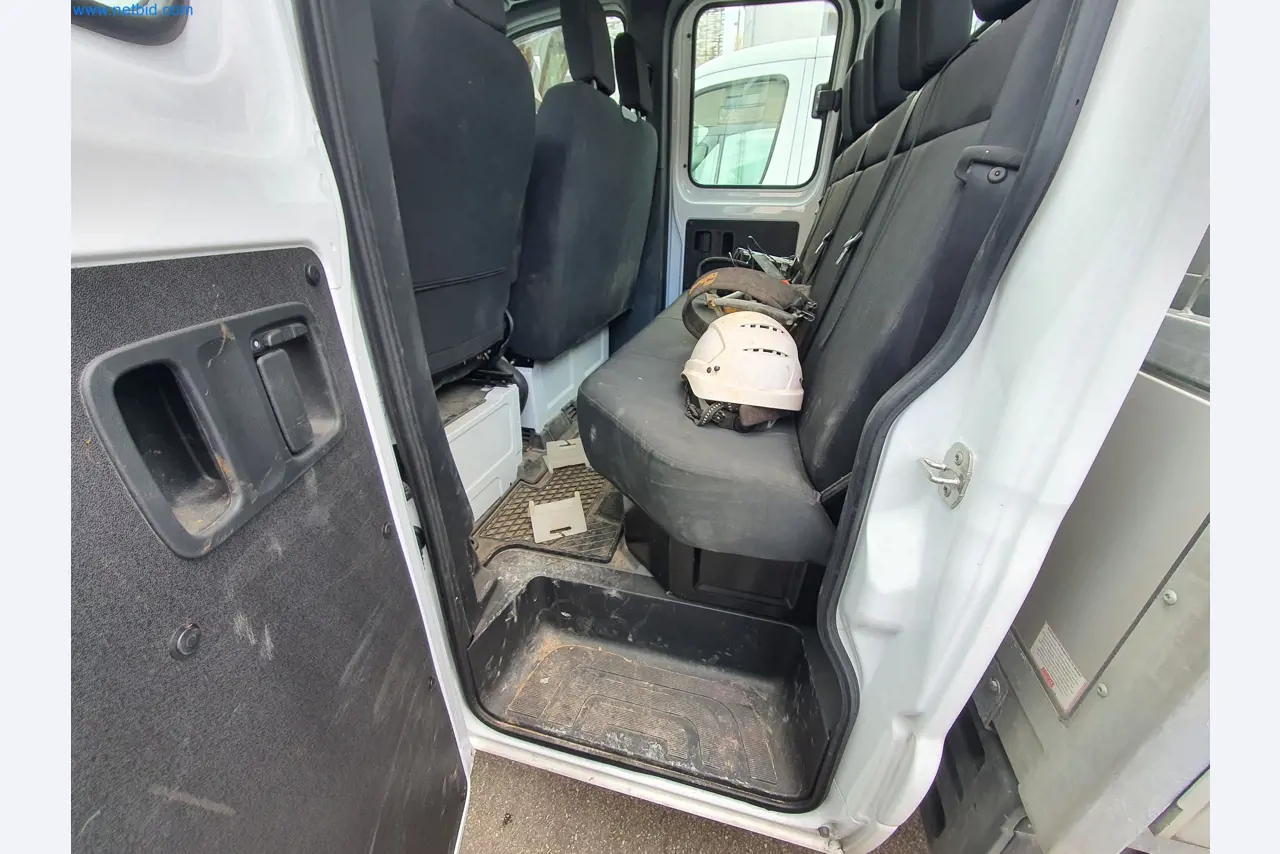 Maszyny budowlane, pojazdy, materiały szalunkowe i akcesoria z sektora budowlanego-15