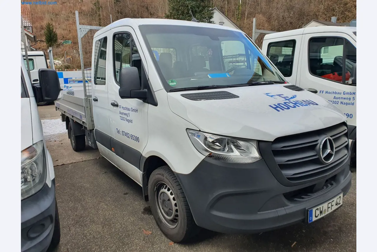 Maszyny budowlane, pojazdy, materiały szalunkowe i akcesoria z sektora budowlanego-16