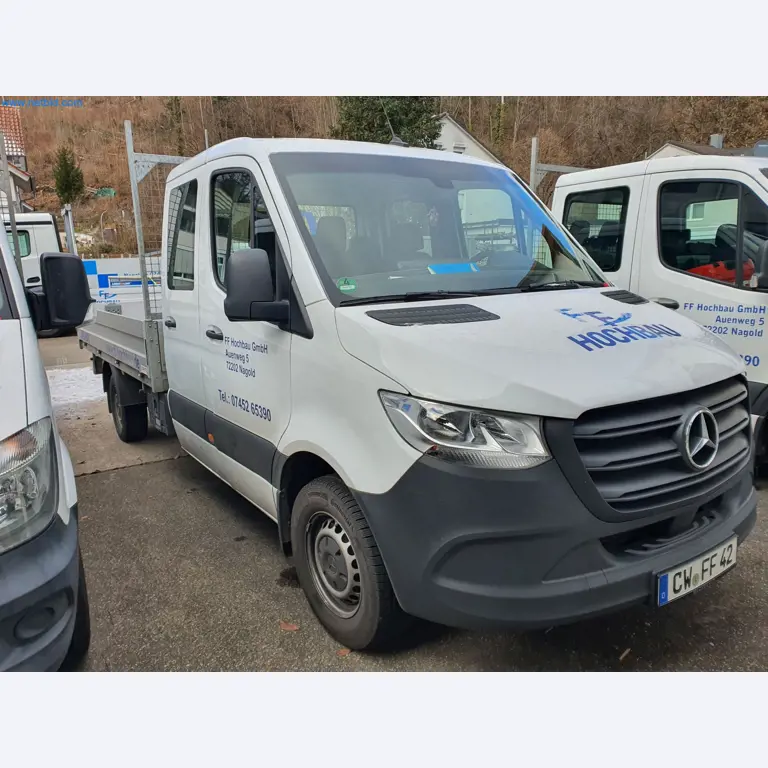 Maszyny budowlane, pojazdy, materiały szalunkowe i akcesoria z sektora budowlanego-16