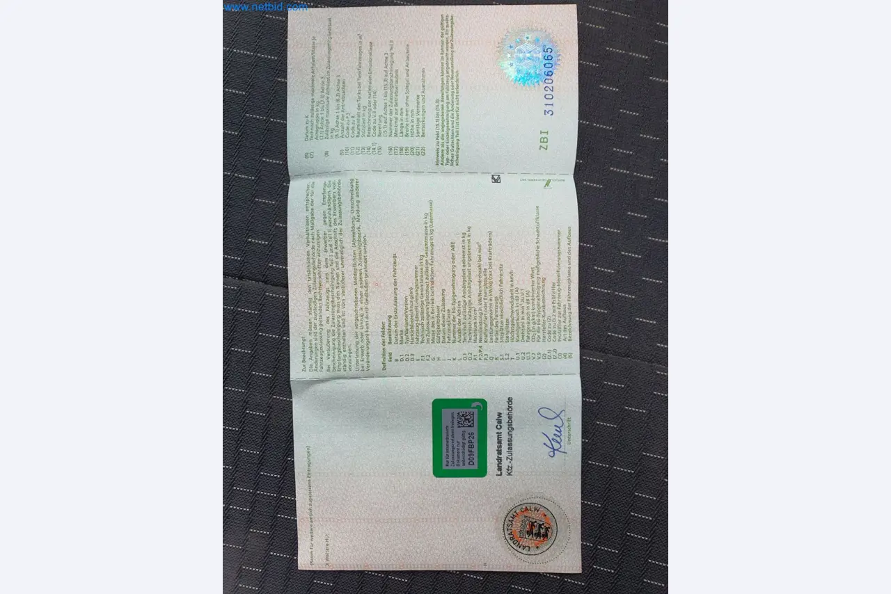 Maszyny budowlane, pojazdy, materiały szalunkowe i akcesoria z sektora budowlanego-18