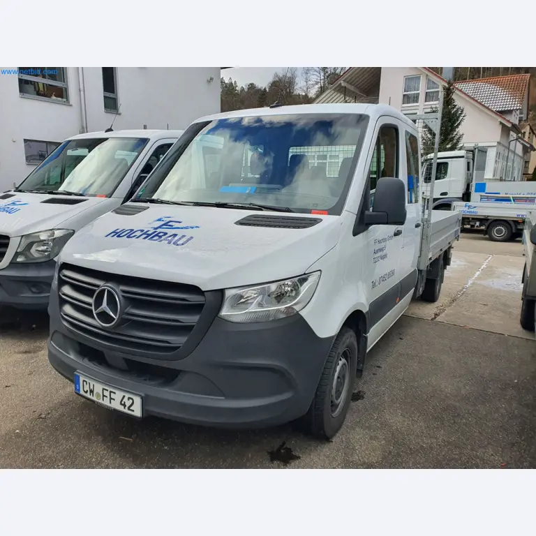 Maszyny budowlane, pojazdy, materiały szalunkowe i akcesoria z sektora budowlanego-1