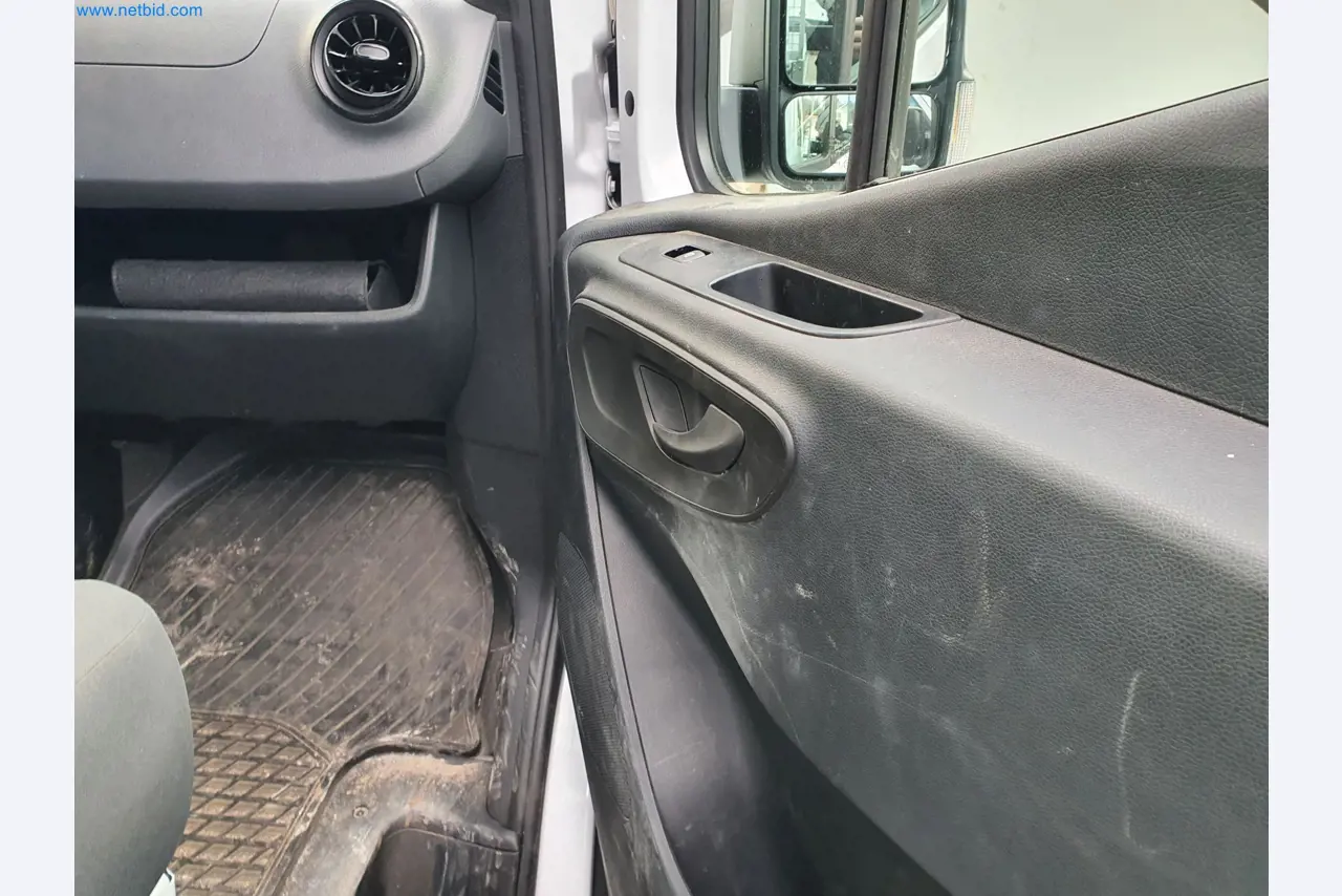 Maszyny budowlane, pojazdy, materiały szalunkowe i akcesoria z sektora budowlanego-20