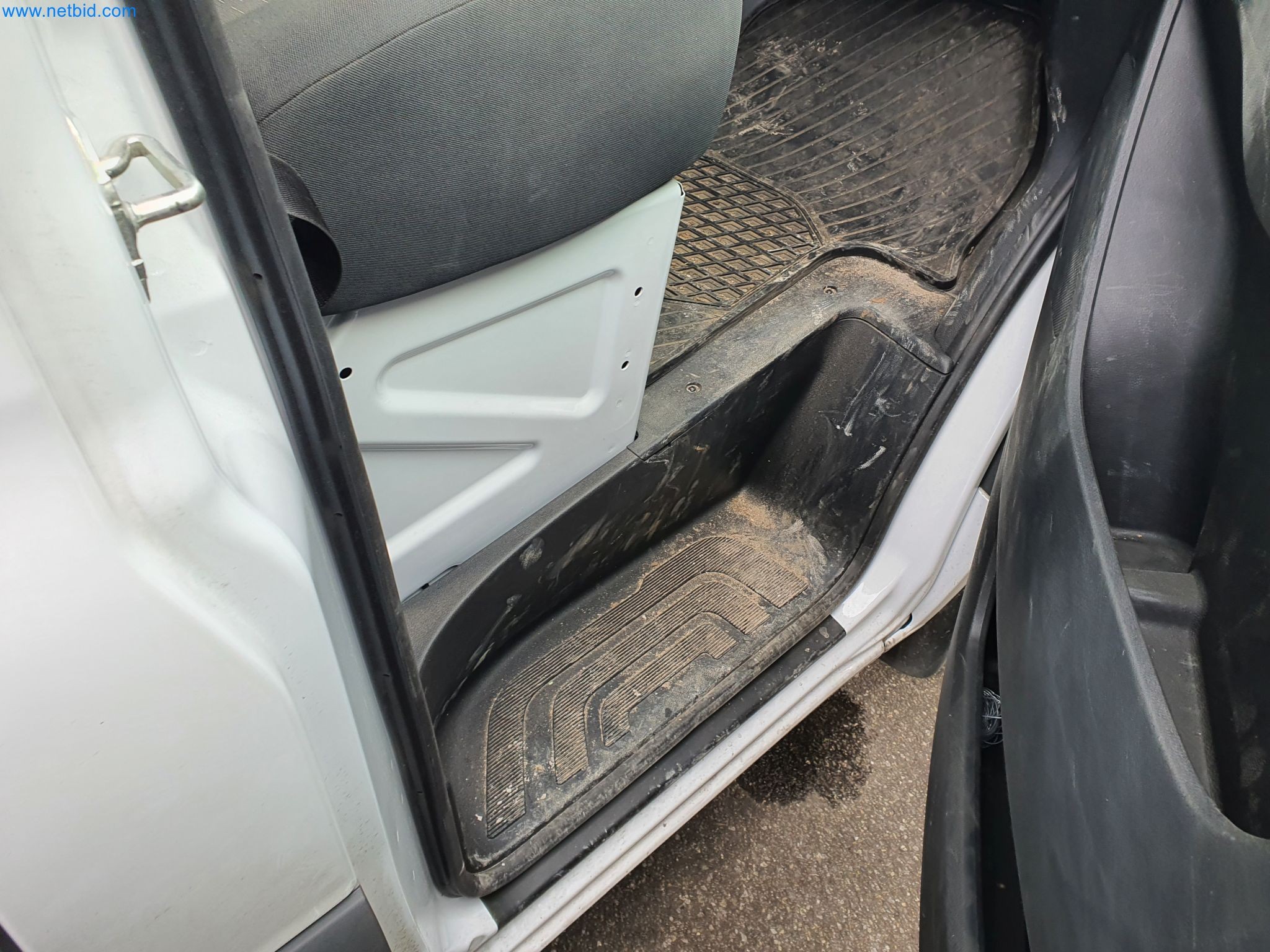 Stavební stroje, vozidla, bednicí materiál a příslušenství z oblasti stavebnictví-21