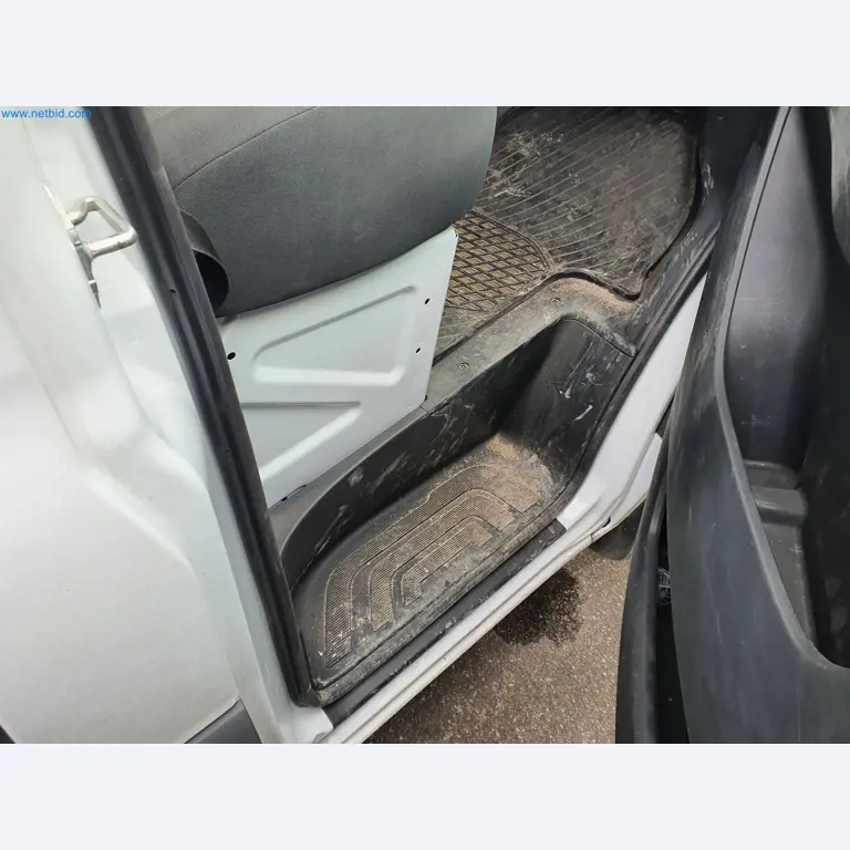 Maszyny budowlane, pojazdy, materiały szalunkowe i akcesoria z sektora budowlanego-21