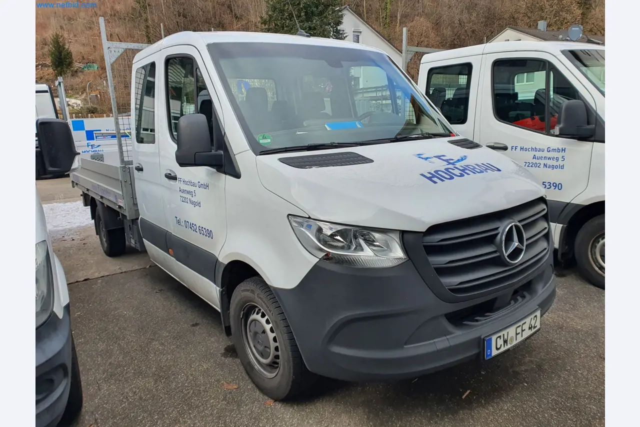 Maszyny budowlane, pojazdy, materiały szalunkowe i akcesoria z sektora budowlanego-2