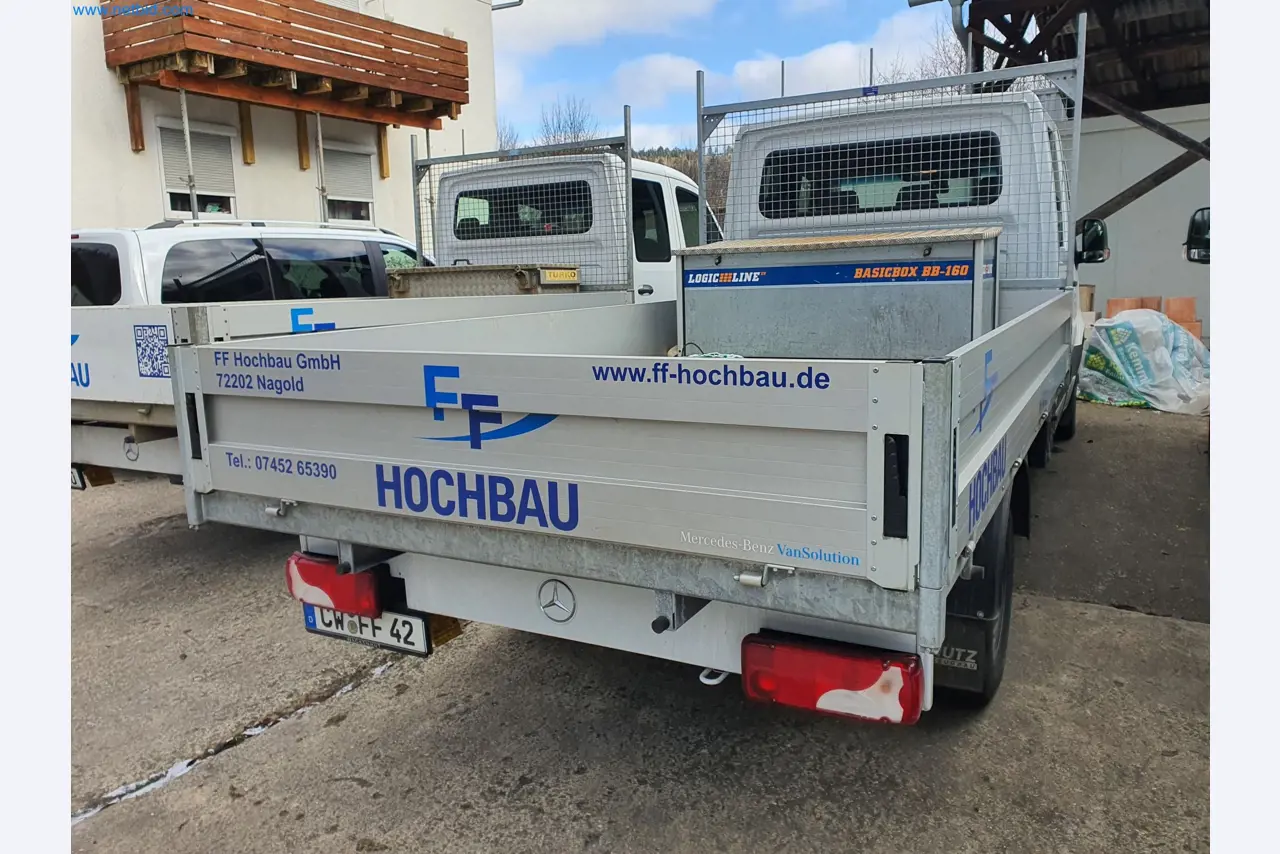 Maszyny budowlane, pojazdy, materiały szalunkowe i akcesoria z sektora budowlanego-3